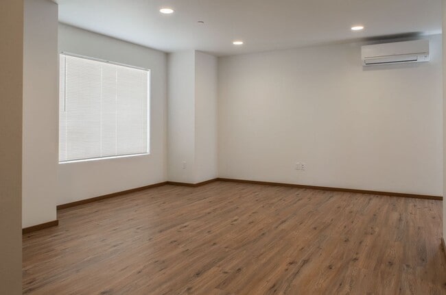 Foto del edificio - 4712 88th St NE