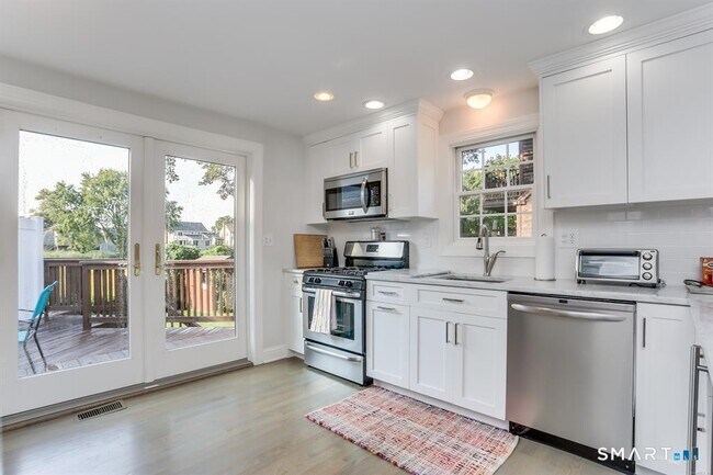 Foto del edificio - 100 Gould Ave