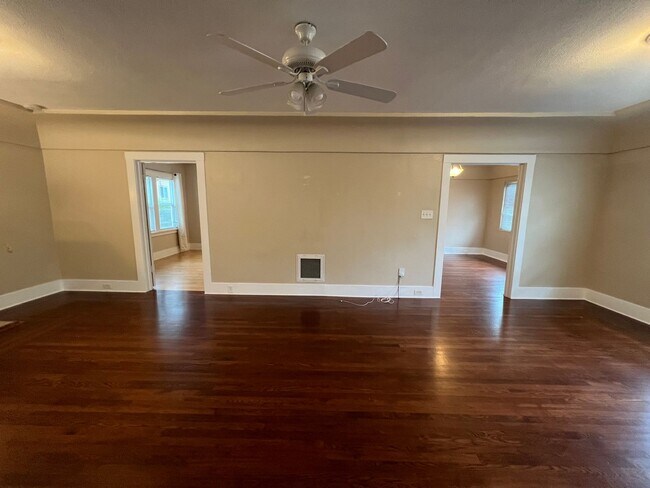 Building Photo - Come check out this Lovely home located in...
