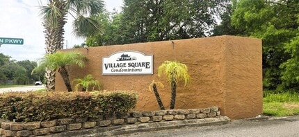 Building Photo - 5900 Village Cir N