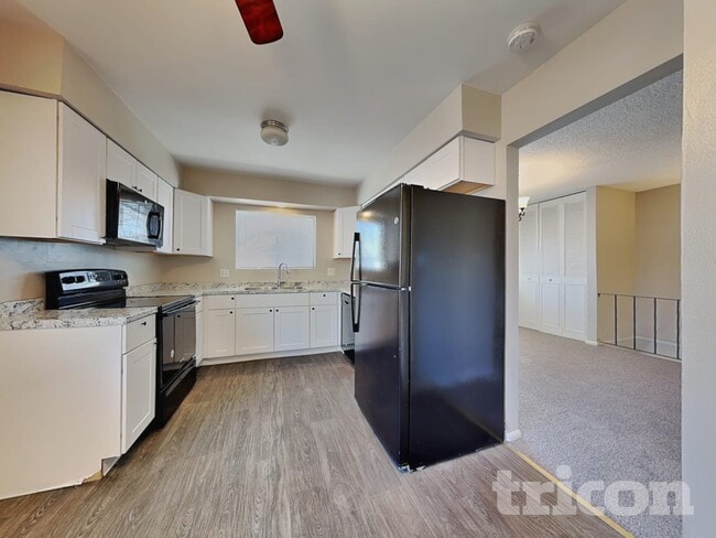 Building Photo - 1270 Kings Row