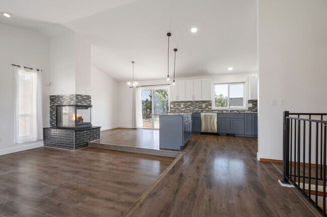 Foto del edificio - Spacious 4 Bed, 3 Bath Home | Central Vall...