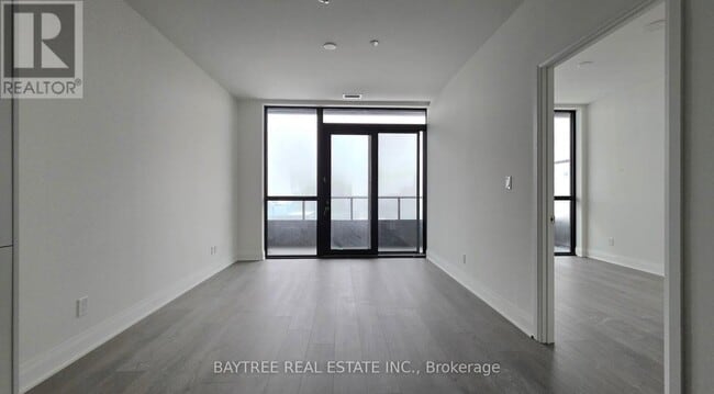 Building Photo - 2 Erskine Rd