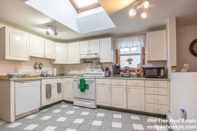 Photo - 66 Brooks St Apartments