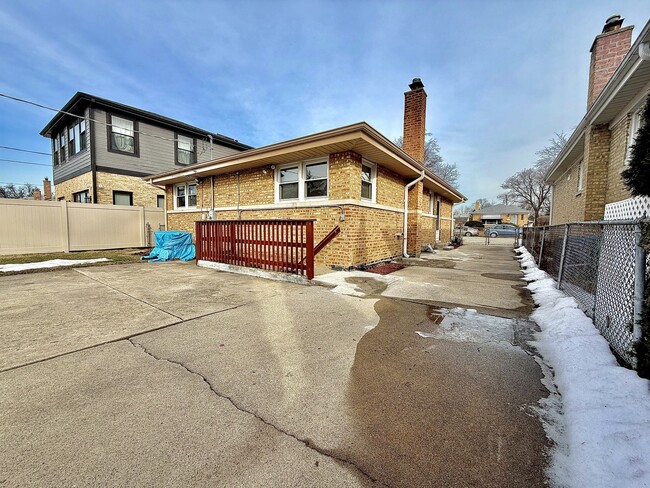 Building Photo - 8032 Wisner St