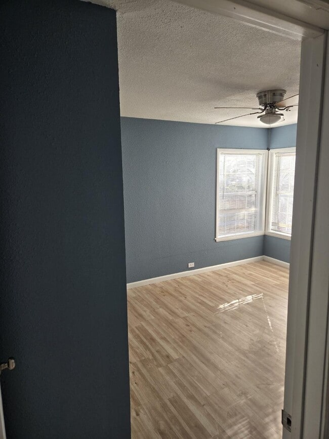 Photo - 527 W Mariposa Dr House