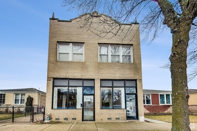 Building Photo - 2516 W Pratt Blvd