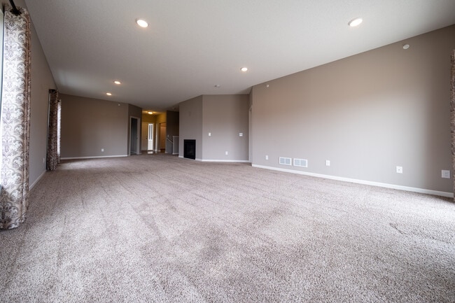 Building Photo - 556 Cannon Way