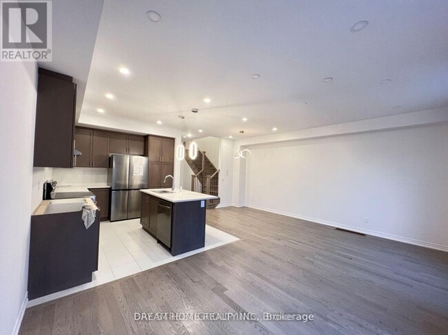 Photo du bâtiment - 8 Brofarm Ln