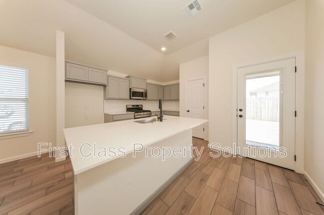 Foto del edificio - 19916 Stovall Dr