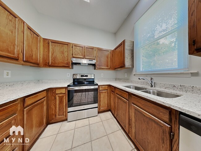 Foto del edificio - 6136 Sunbridge Ct