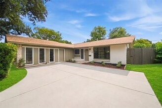 Building Photo - 8034 Greenhollow Ln