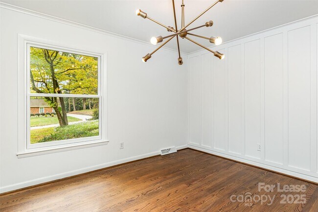 Building Photo - 6334 Fair Valley Dr