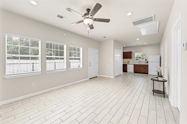 Foto del edificio - 20603 Marilyn Ln