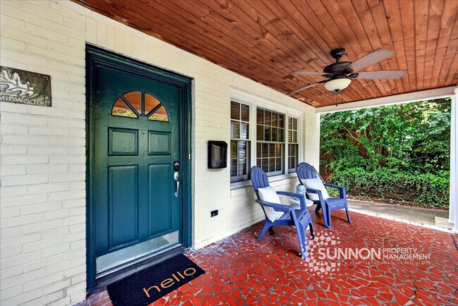 Foto del edificio - Adorable 3 Bedroom in Plaza Midwood Close to Everything