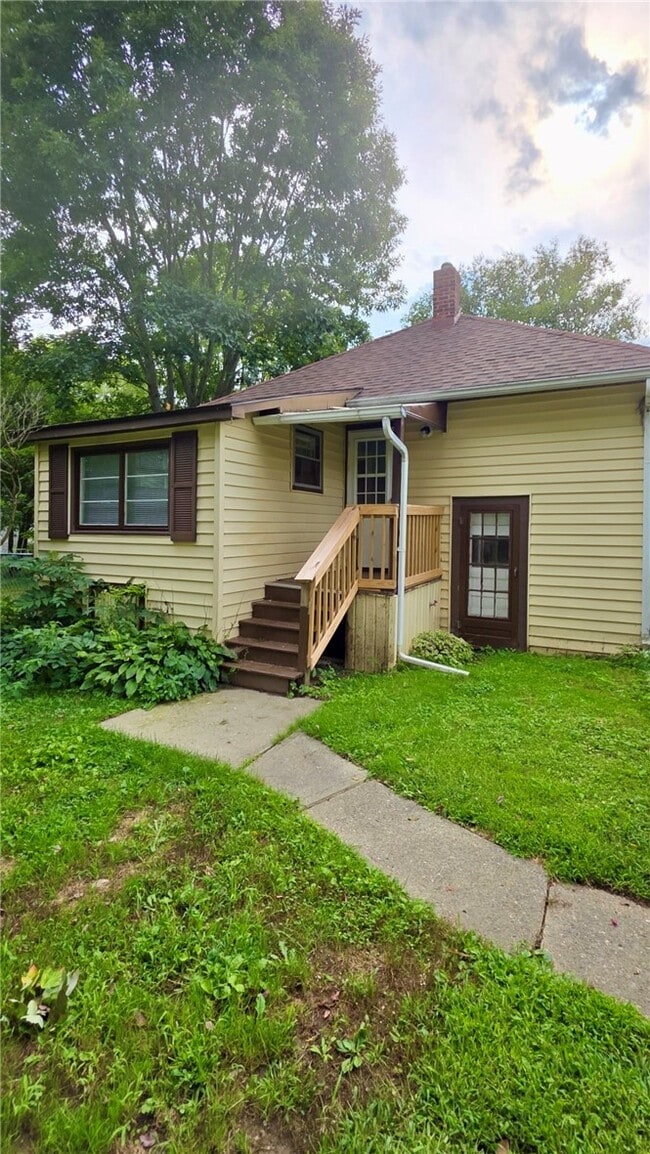 Building Photo - 319 Bonaview Ave