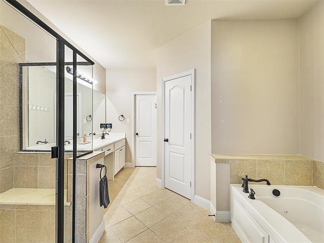 Building Photo - 2500 Rockbrook Dr