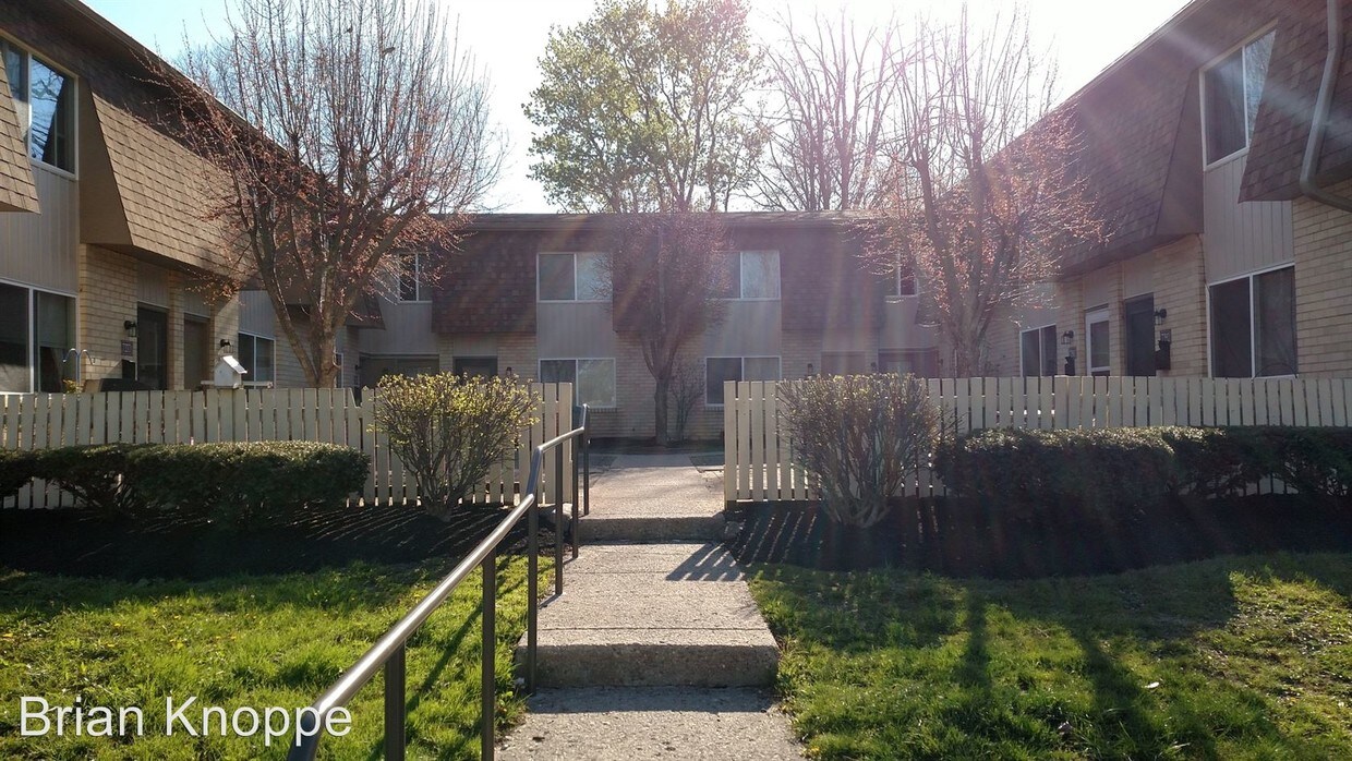 Foto principal - 7270 Broadwyn Dr