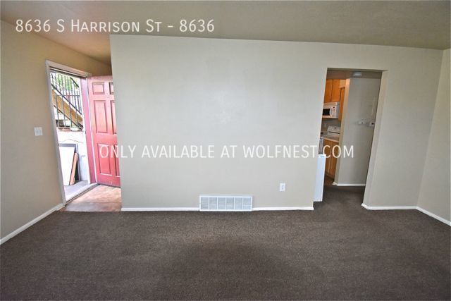 Building Photo - Adorable 2 Bedroom Sandy Condo! No Deposit...