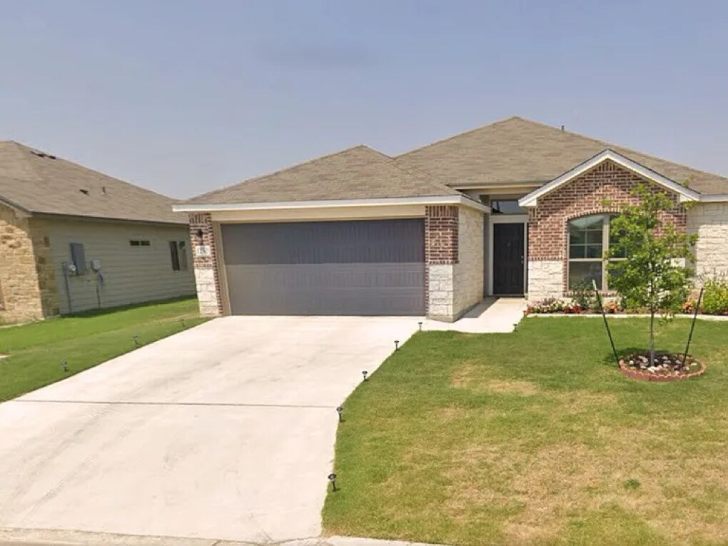 Foto principal - 1250 Lakeway Crossing Dr