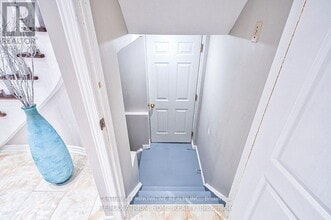 Building Photo - 10 Olivewood Dr