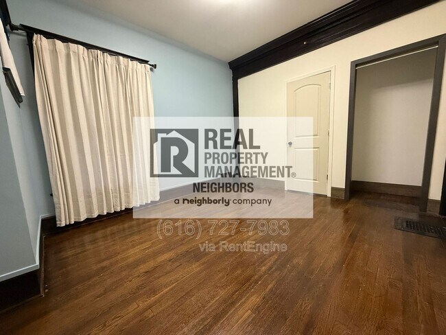 Foto del edificio - 216 Lafayette Ave NE