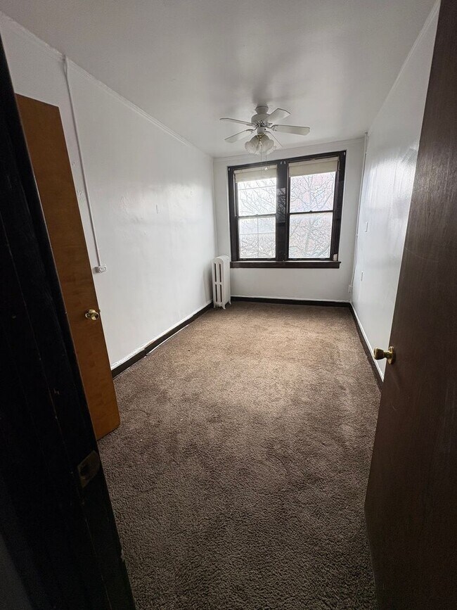 Foto del edificio - 2 N Huron St