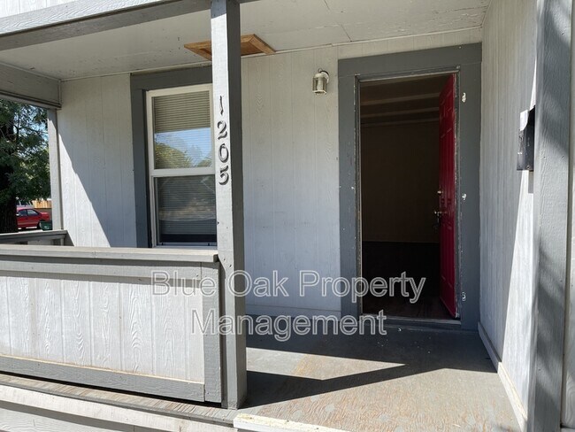 Foto del edificio - 1205 Warner St
