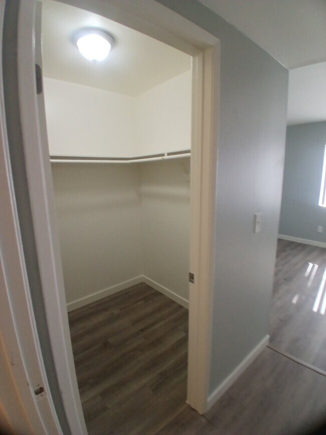 Foto del edificio - 27325 Camp Plenty Rd