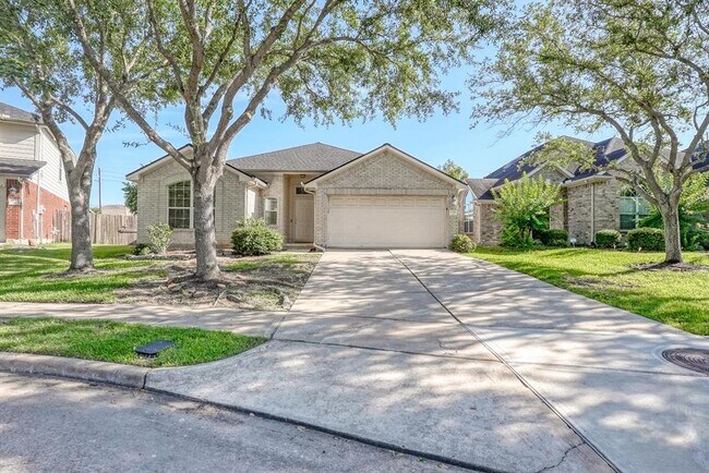 Foto del edificio - 1526 Rogers Lake Ln