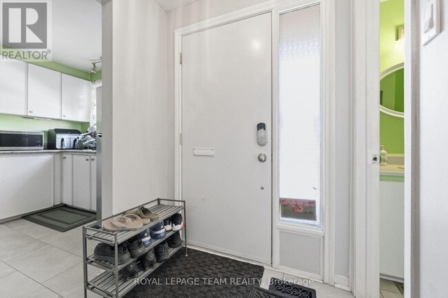 Building Photo - 2053 Stonehenge Crescent