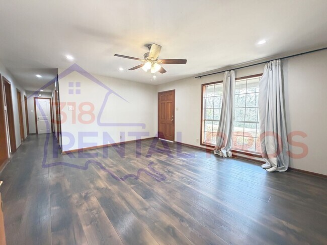 Foto del edificio - Four Bedroom Two Bath Home