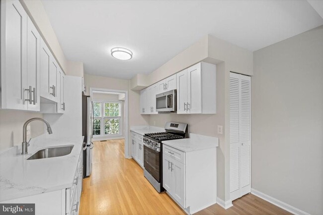 Building Photo - 3221 Adams Ct