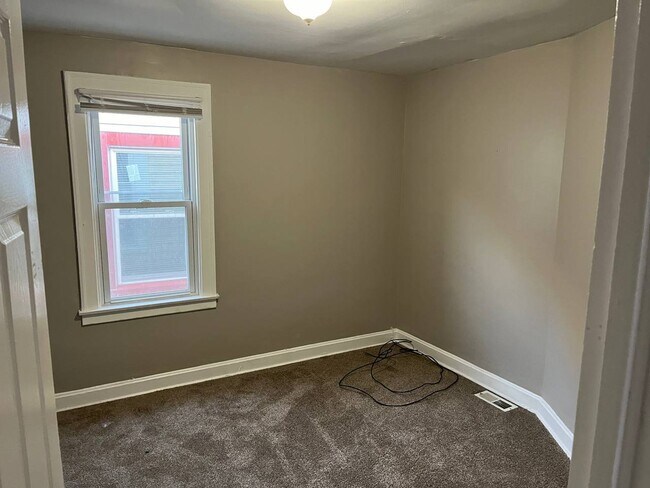 Foto del edificio - 8837 S Saginaw Ave