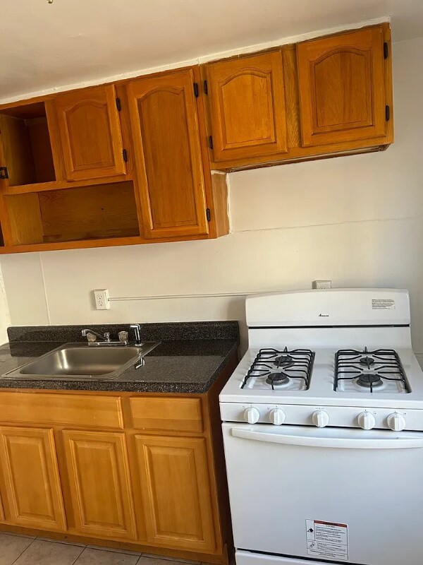 Foto del edificio - 40 Ellington St