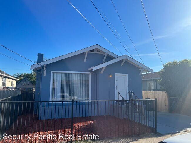 Foto del edificio - 3 br, 2 bath House - 1750 68th Ave.