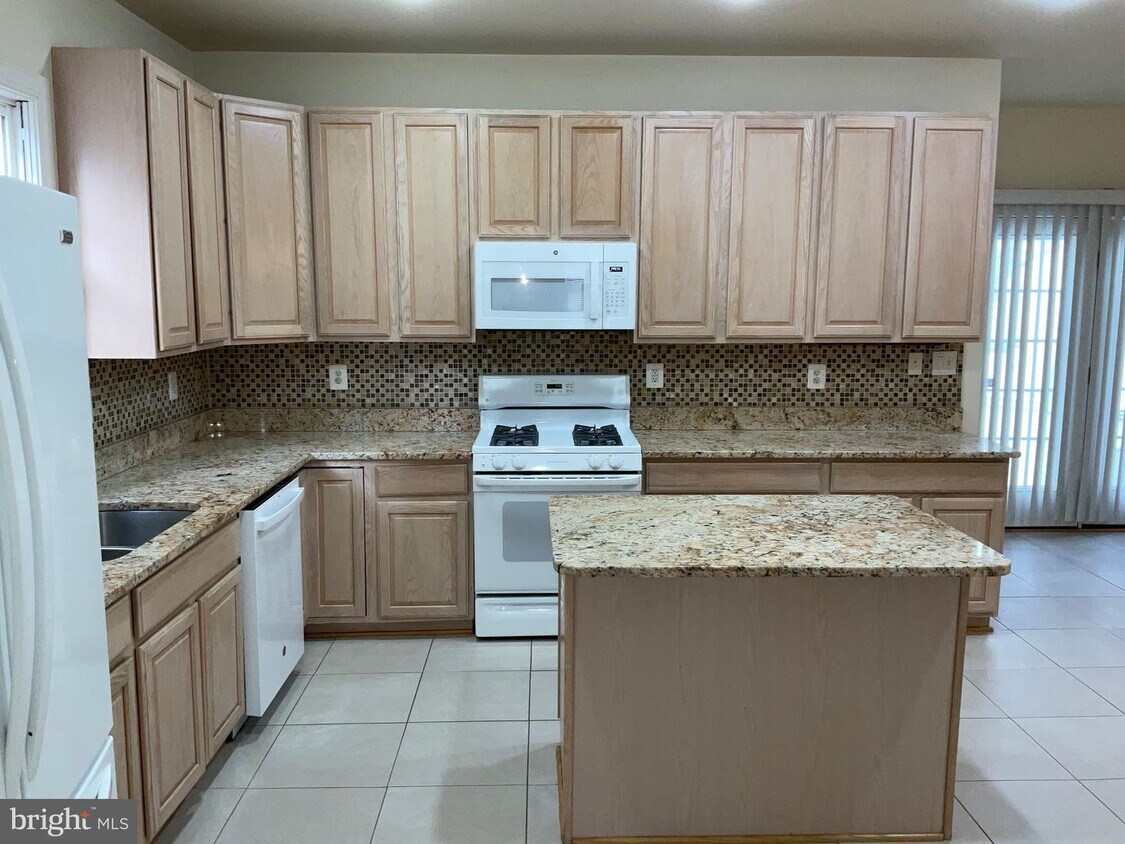 1105 Crestfield Dr, Rockville, MD 20850 House Rental in Rockville, MD