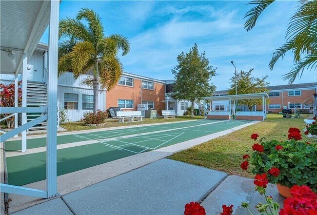Building Photo - 2 bed/2 bath condo, 55+ community