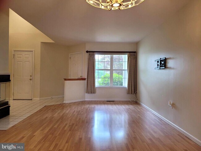 Foto del edificio - 127 Hickory Ln