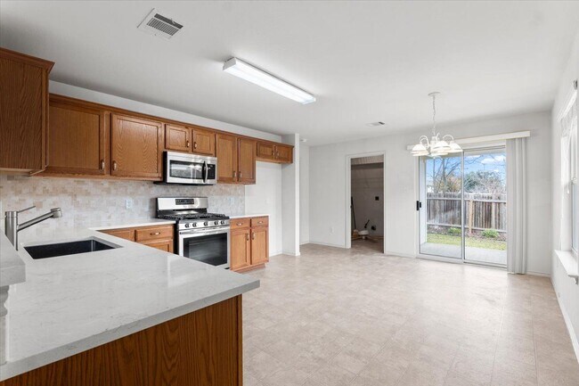 Building Photo - 14513 Spearmint Tea Trail