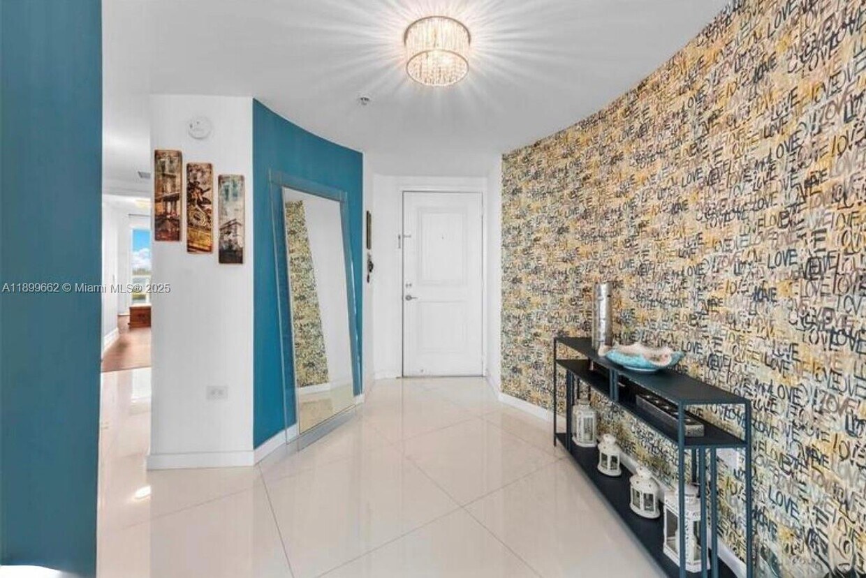 Foto principal - 480 NE 30th St