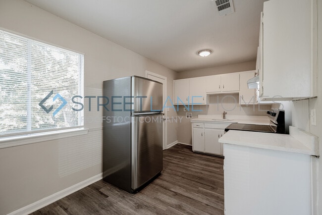 Building Photo - Charming 3 Bedroom in Columbus!