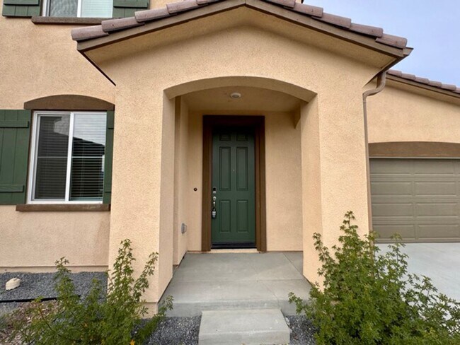 Building Photo - MOVE IN SPECIAL! $1000 off 1st month rent if you move in the month of January! Spacious 4 Bedroom...