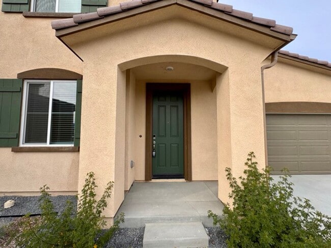 Foto del edificio - MOVE IN SPECIAL! $1000 off 1st month rent if you move in the month of January! Spacious 4 Bedroom...