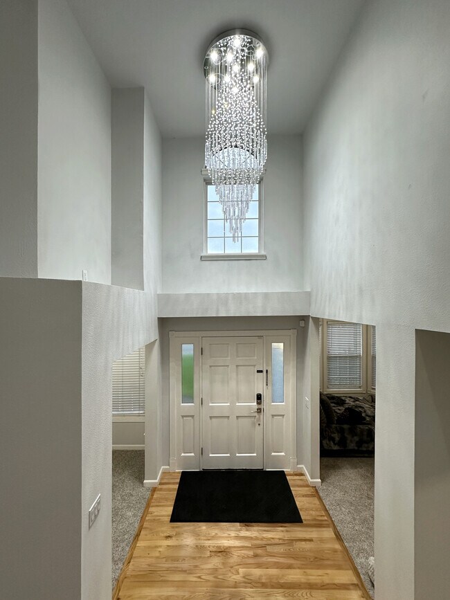 Building Photo - 34426 10th Ave SW