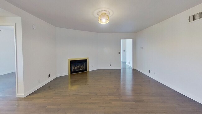 Foto del edificio - 3+2.5 Updated House w/ Gorgeous Mountain V...