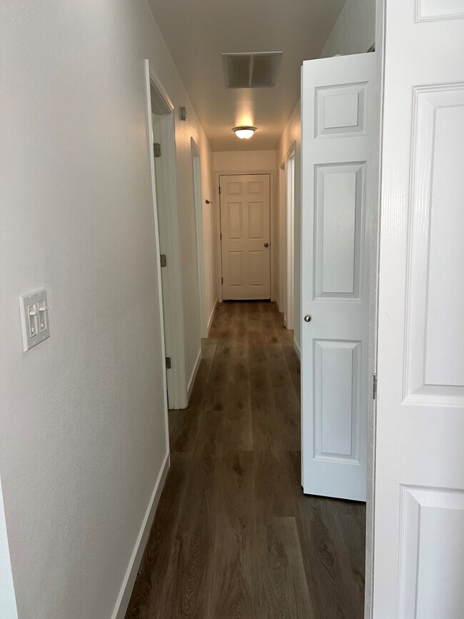 210 Noble St Unit 1, Sumas, WA 98295 Condo for Rent in Sumas, WA