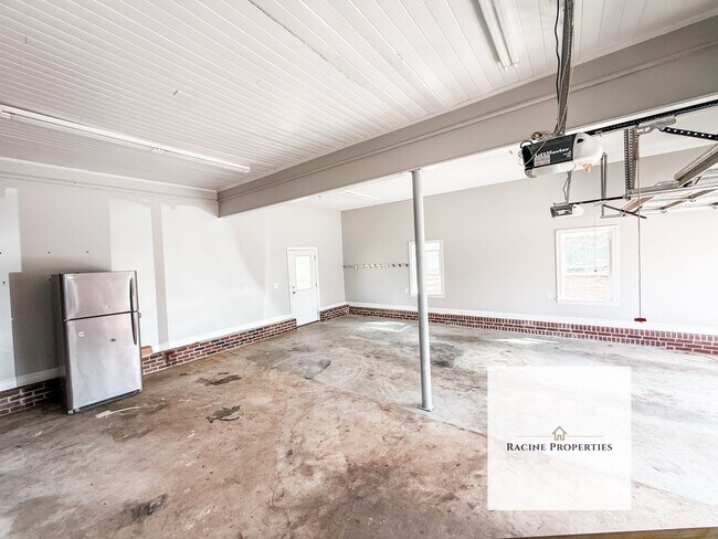 Foto del edificio - Spacious Living on a Generous Lot in Easley — Now Available for Rent!