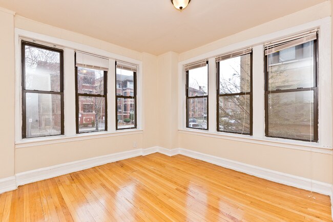 Foto del edificio - 1020 E Hyde Park Blvd