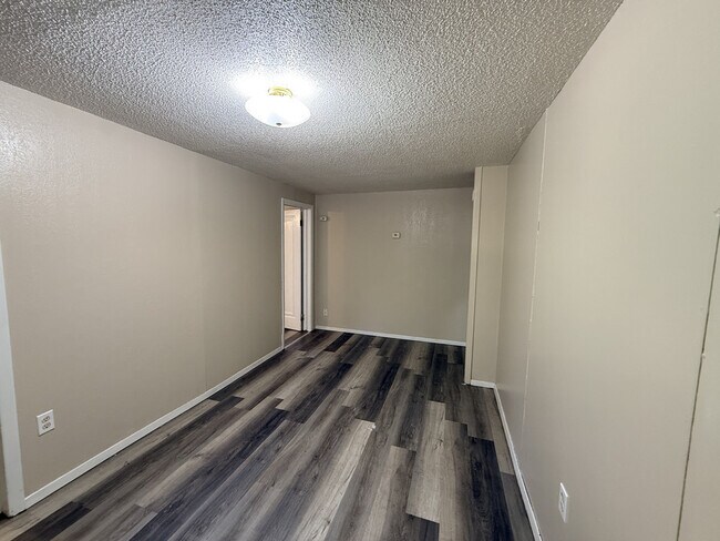 Foto del edificio - 218 E 4th St